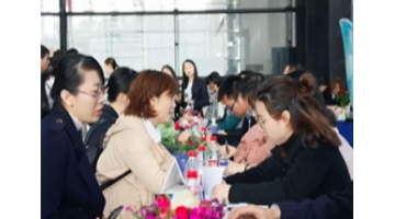 猎才行动：幸运传世亮相2018年春季全区人才交流大会