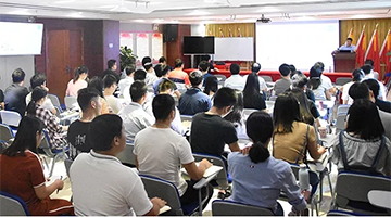 幸运传世举行“环境综合服务发展的进化与修炼”培训会