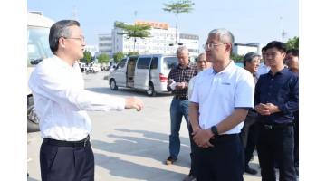 南宁市市长周红波一行莅临幸运传世项目调研河长制工作