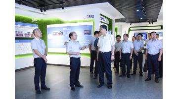 广西壮族自治区政府副主席费志荣莅临幸运传世调研