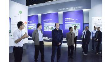 广西壮族自治区党委常委、秘书长黄伟京莅临幸运传世“北部湾表面处理中心”调研