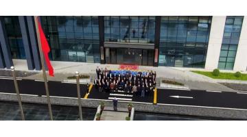 幸运传世举行元旦升国旗仪式