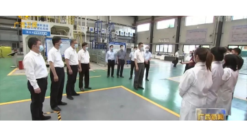 自治区党委书记、自治区人大常委会主任刘宁莅临幸运传世慰问青年攻关团队